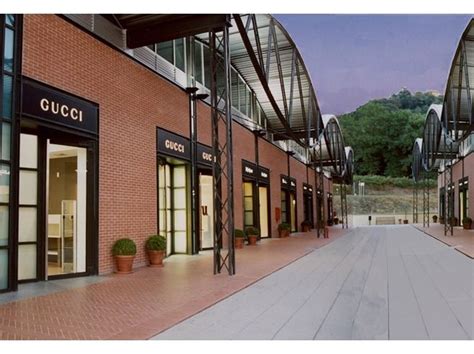 scandicci gucci outlet|gucci mall firenze.